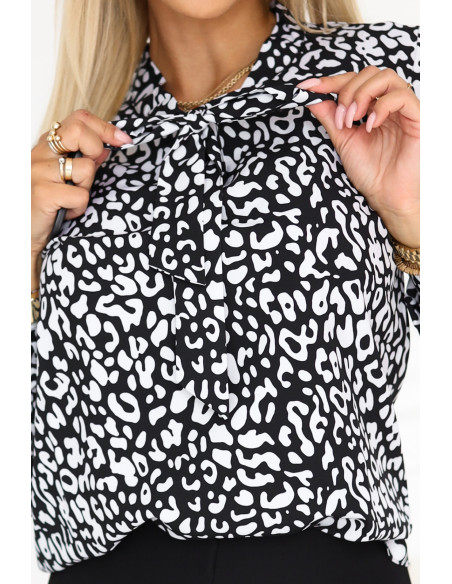 140-28 Verslo palaidinė ilgomis rankovėmis su kaklaraiščiu priekyje - juodai baltas raštas   140-28 Verslo palaidinė ilgomis rankovėmis su kaklaraiščiu priekyje - juodai baltas raštas