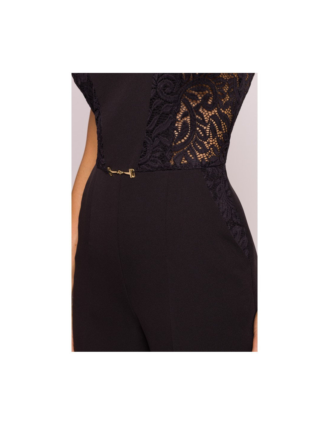 M866 Kombinezonas su nėrinių intarpais - juodas