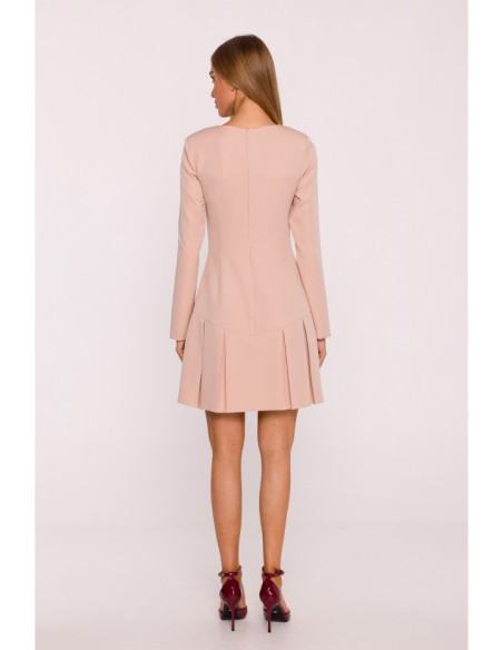 M872 Suknelė su kontrastingomis klostėmis - smėlio spalvos