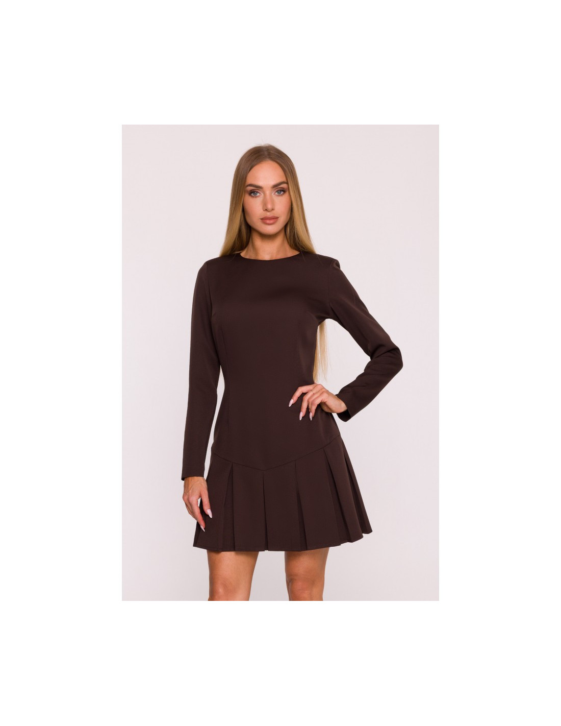 M872 Suknelė su kontrastingomis klostėmis - ruda