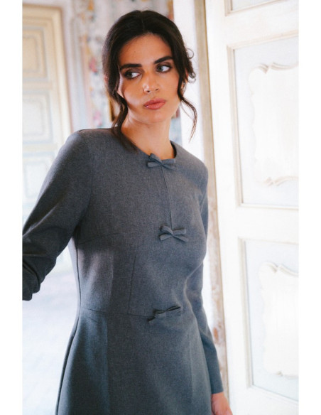 S413 Suknelė su lankeliais - pilka