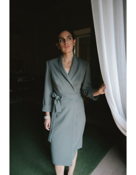 S415 Suknelė su kaklaraiščiu - chaki spalvos