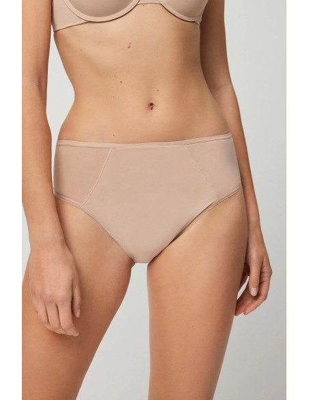 Ysabel Mora kelnaitės