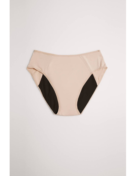 Ysabel Mora kelnaitės