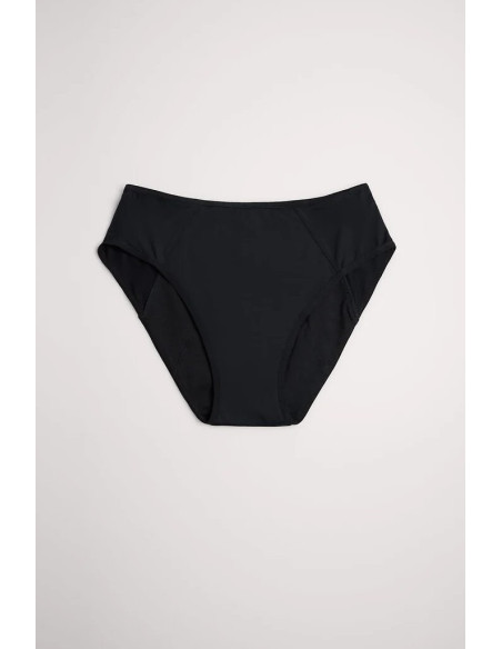 Ysabel Mora kelnaitės