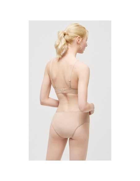 Ysabel Mora kelnaitės