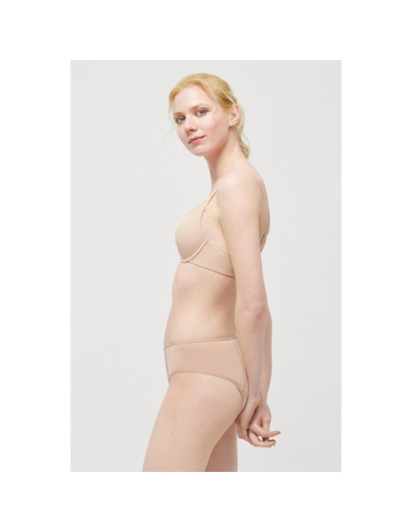 Ysabel Mora kelnaitės