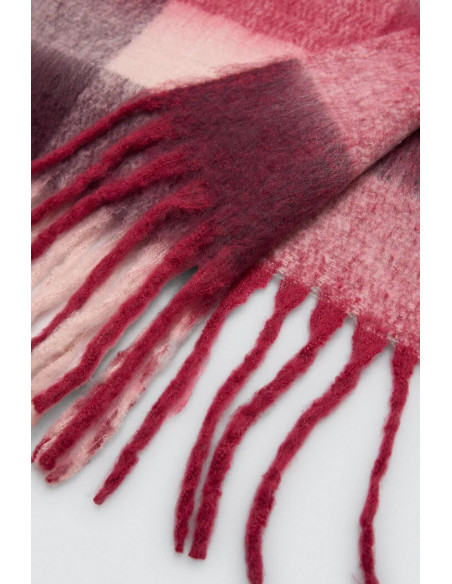 Ysabel Mora šalikas