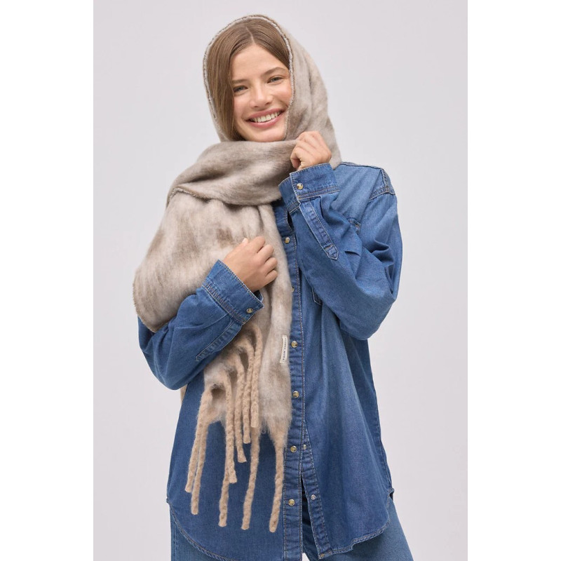 Ysabel Mora šalikas