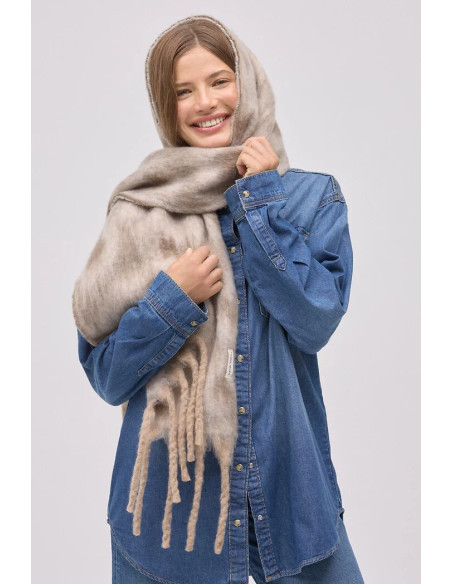 Ysabel Mora šalikas