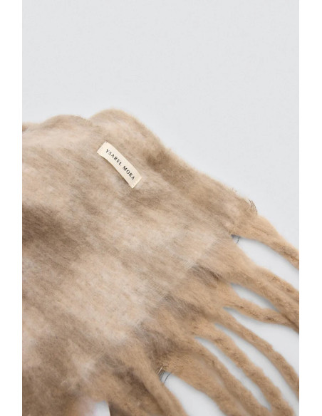 Ysabel Mora šalikas