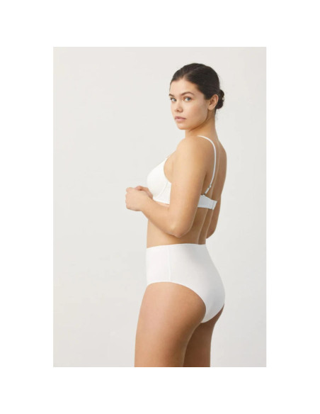 Ysabel Mora kelnaitės