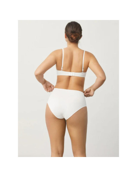 Ysabel Mora kelnaitės