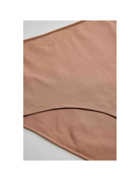 Ysabel Mora kelnaitės