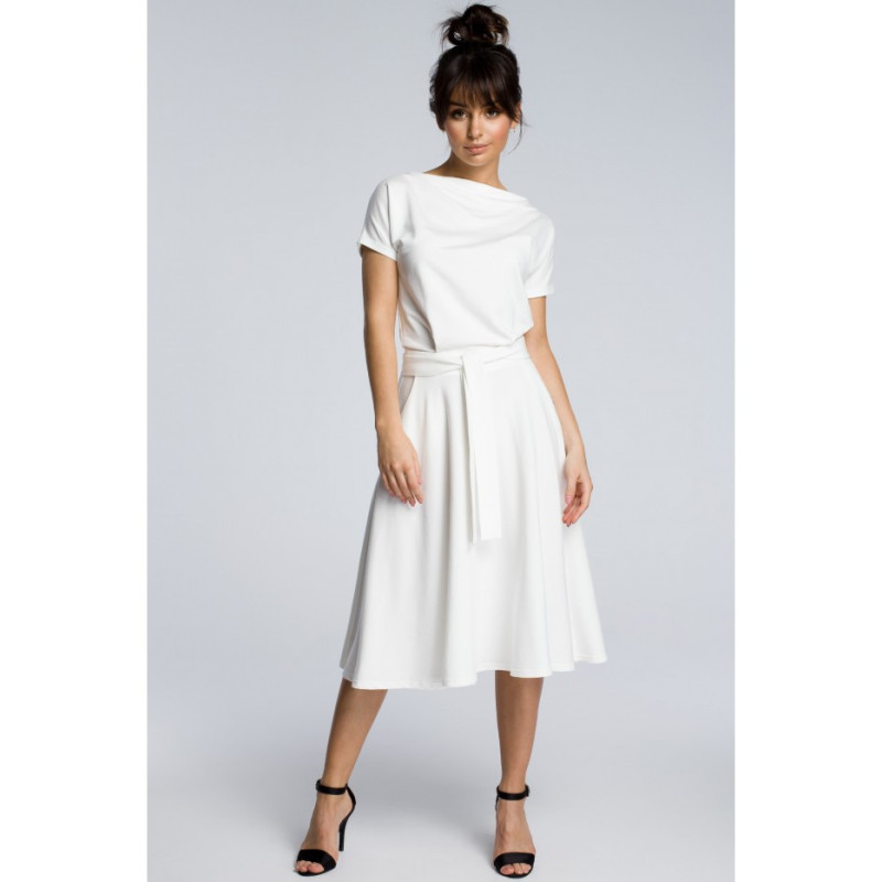 B067 Midi suknelė su platėjančia apačia - ecru spalvos