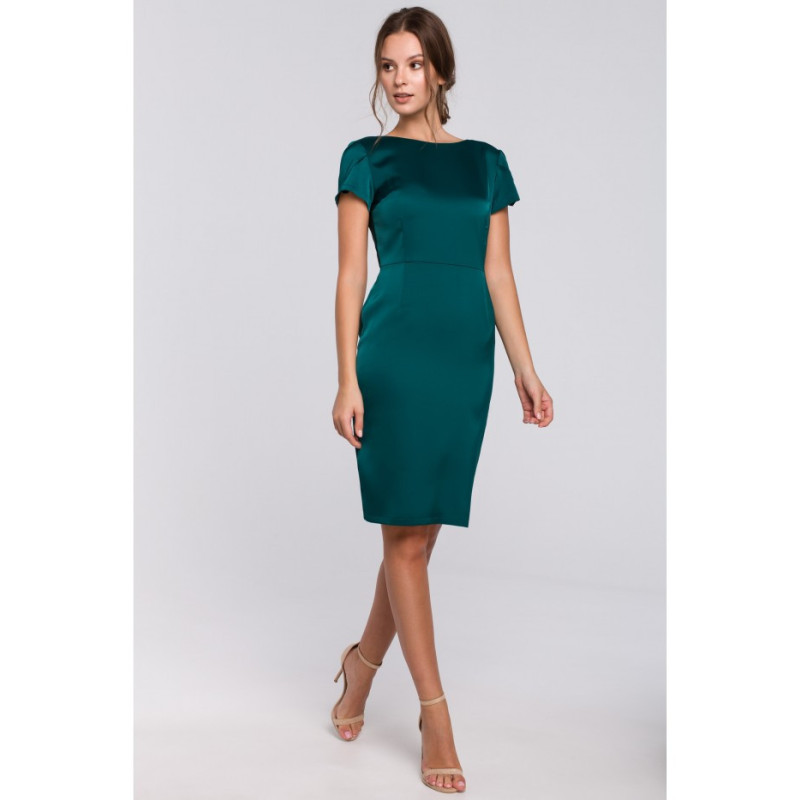 K041 Sheath dress with a cowl neck in the back - green