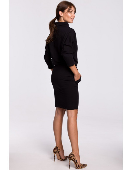 B175 Prigludusi suknelė kimono rankovėmis - juoda