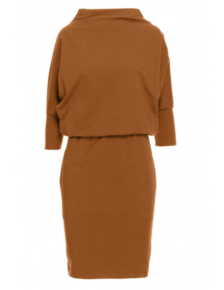 B175 Prigludusi suknelė kimono rankovėmis - karamelinė