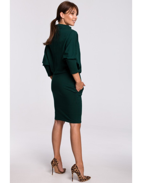 B175 Prigludusi suknelė kimono rankovėmis - tamsiai žalia