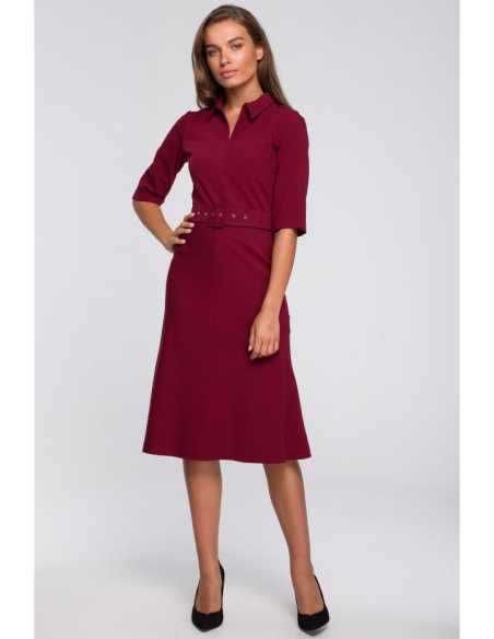 Bordo spalvos suknelė