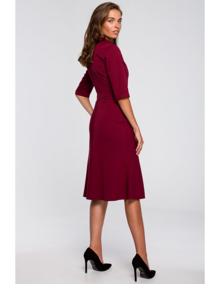 Bordo spalvos suknelė