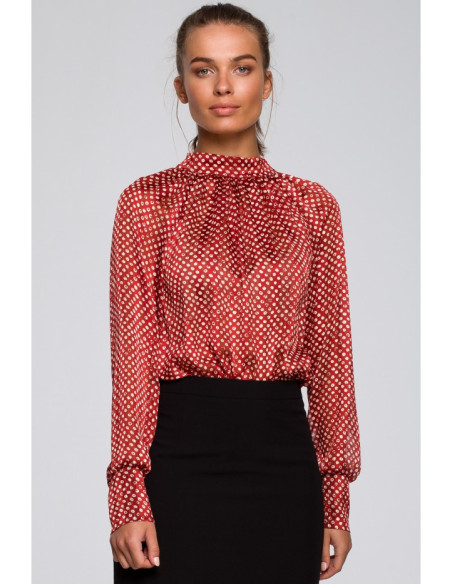 Raudona, taškuota palaidinė