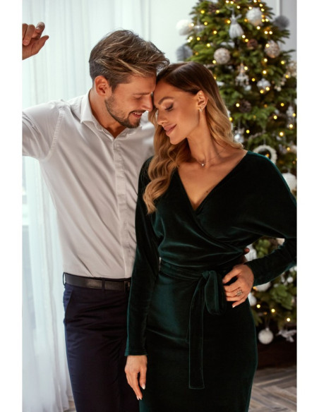 Tamsiai žalia, veliūrinė suknelė