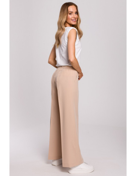 Rusvos plačios kelnės