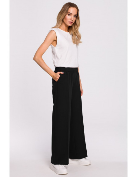 Juodos plačios kelnės
