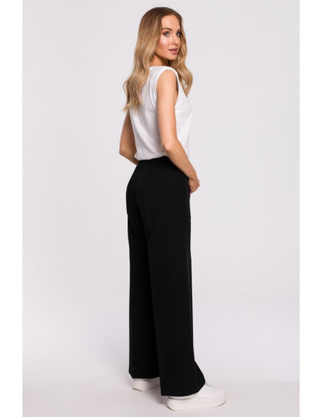 Juodos plačios kelnės