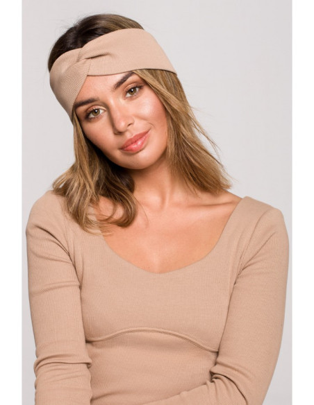 Šviesiai ruda galvos juosta