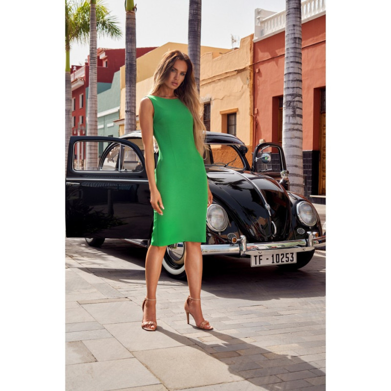 Žalia klasikinė suknelė su grandinėle