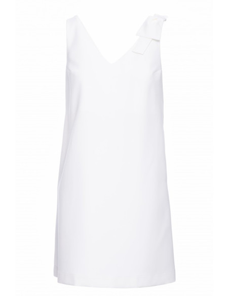 Stilinga balta suknelė su kaspinėliu