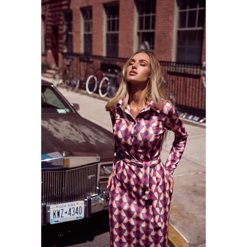 M706 Printed sheath dress with a collar - model 2