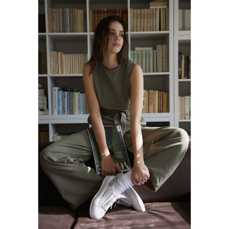 B256 Sleeveless jumpsuit with patch pockets - olive