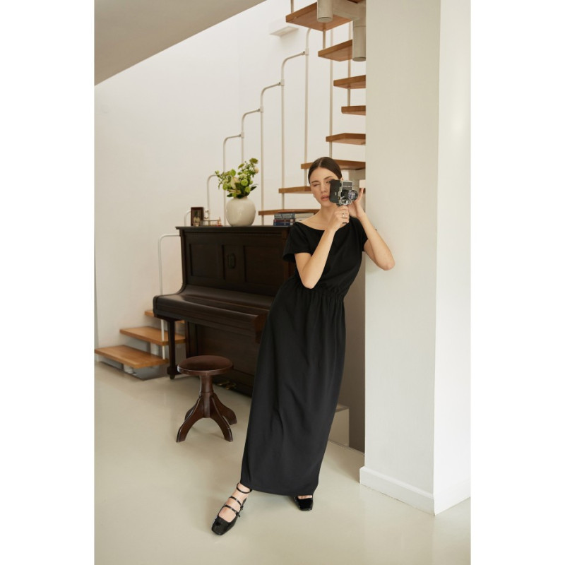 B264 Maxi dress with elasticated waist - black