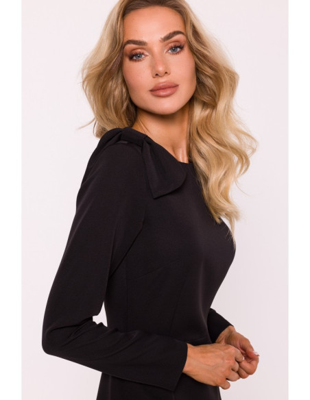 M814 Suknelė su lankeliu ant peties - juoda