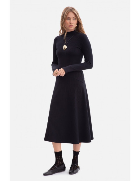 B299 Sukienka z dzianiny prążkowanej - czarna