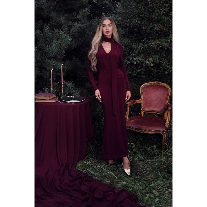 M891 Sukienka maxi z szarfą - bordowa